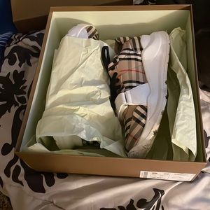 Worn once. Authentic Burberry tennis shoes.